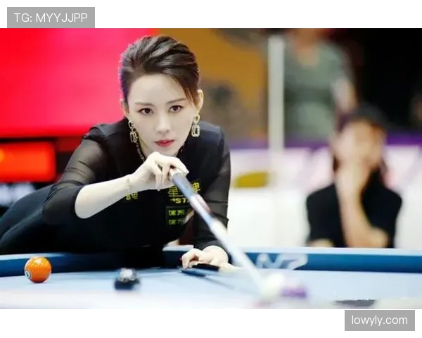 潘晓婷比赛场外的那套衣服，居然比她赢的奖杯还耀眼？